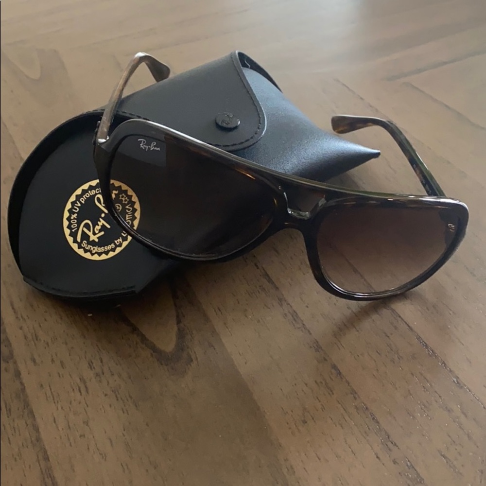 FLASH SALE RAY-BAN Aviator Sunglasses